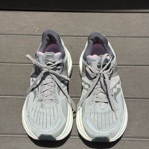 Saucony Gray Sneakers Modern Athletic Design